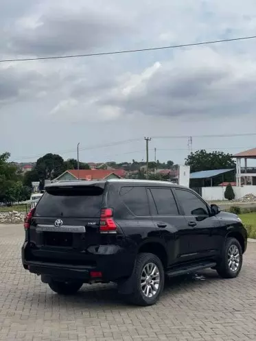 Toyota Land Cruiser Prado VX.L