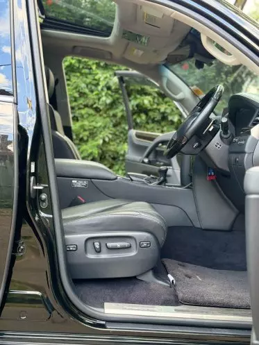 Lexus LX 570