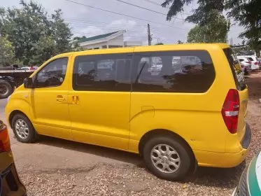 Hyundai H-1 Starex