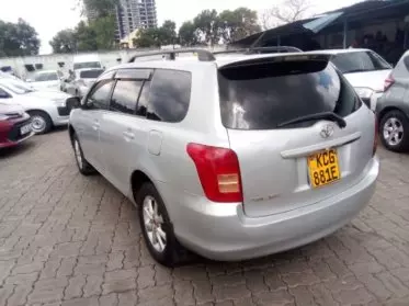 Toyota Fielder 