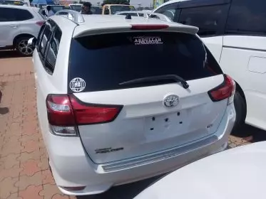 Toyota Fielder 