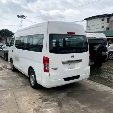 Nissan Urvan