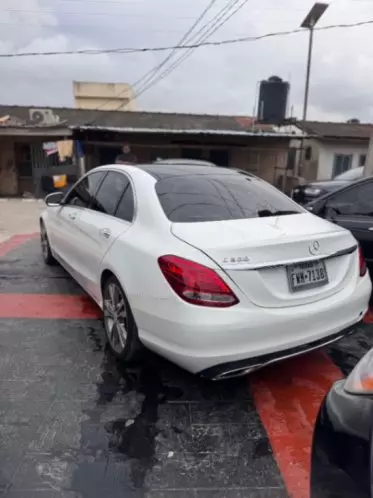 Mercedes-Benz C 300