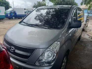 Hyundai H-1 Starex