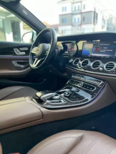 Mercedes-Benz E 300