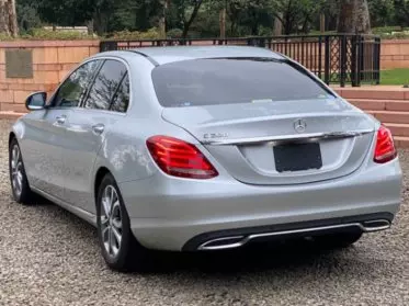 Mercedes-Benz C200