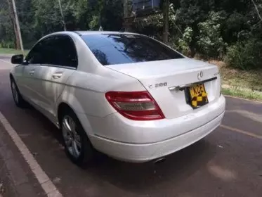 Mercedes-Benz C200