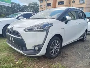 Toyota Sienta Hybrid
