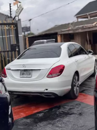 Mercedes-Benz C 300
