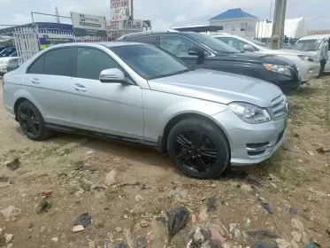 Mercedes-Benz C 300