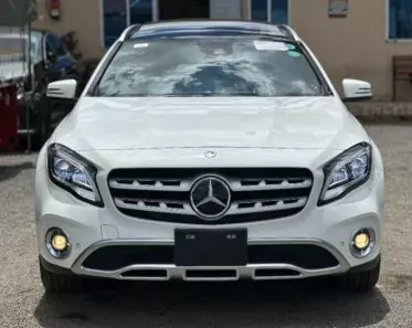 Mercedes-Benz GLA 220