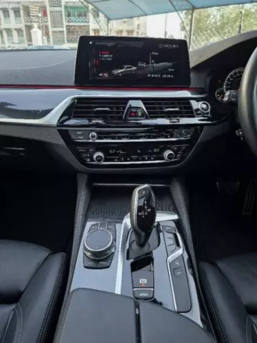 BMW 523I
