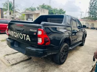 Toyota Hilux 