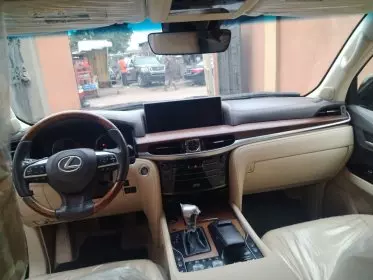 Lexus LX 570