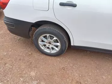 Nissan Advan