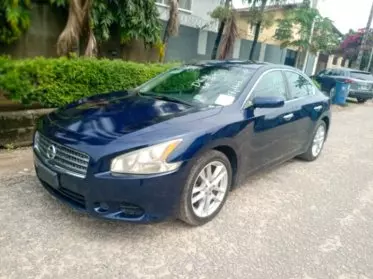 Nissan Maxima