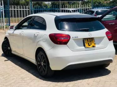 Mercedes-Benz A 180