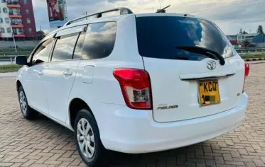 Toyota Fielder 