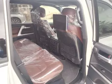 Toyota Land Cruiser V8
