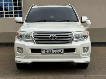 Toyota Land Cruiser V8