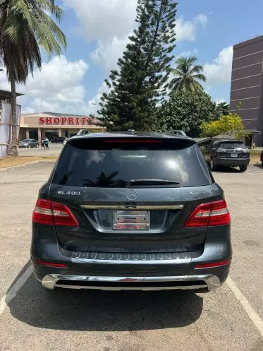 Mercedes-Benz ML 400