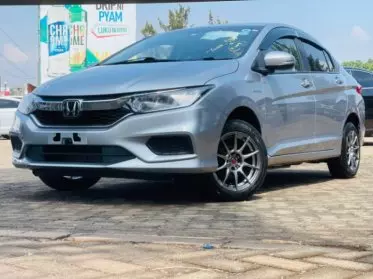 Honda Grace Hybrid