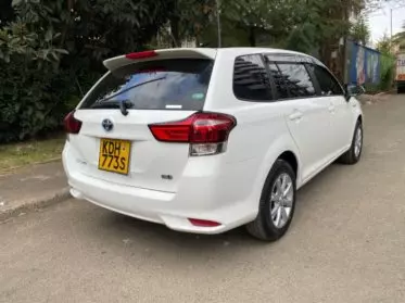 Toyota Fielder 