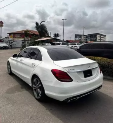 Mercedes-Benz C 300