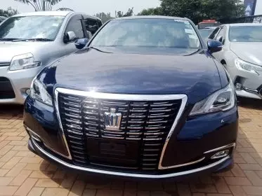 Toyota Crown Royal saloon Hybrid