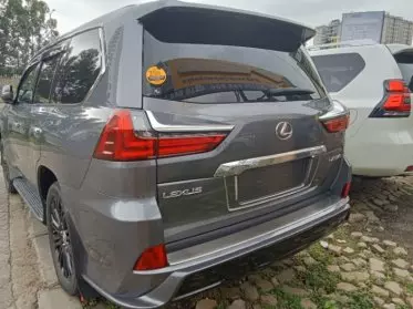 Lexus LX 570