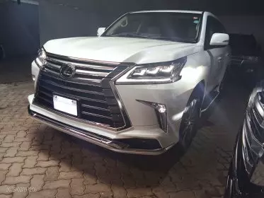 Lexus LX 570