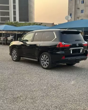 Lexus 570