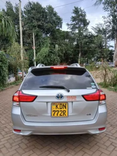 Toyota Fielder hybrid