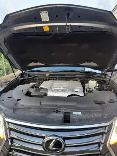 Lexus LX 570