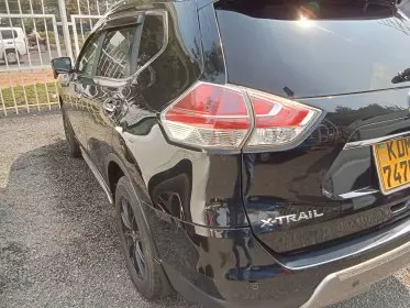 Nissan X-TRAIL