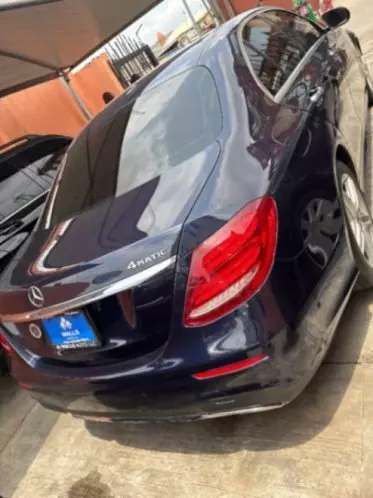 Mercedes-Benz E 300