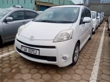 Toyota Passo Sette