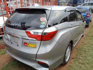 Honda Fit shuttle hybrid