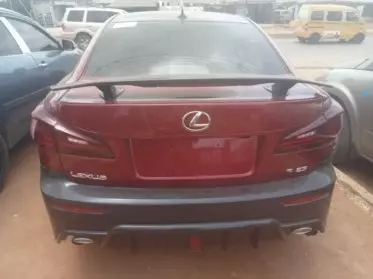 Lexus IS