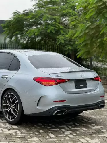Mercedes-Benz C 300