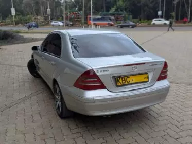 Mercedes-Benz C 200