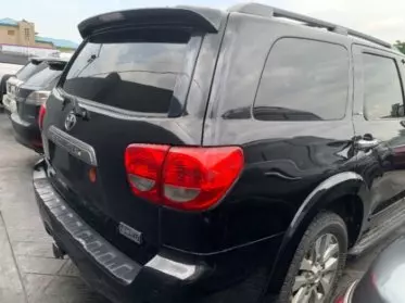 Toyota Sequoia
