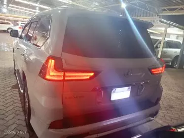Lexus LX 570