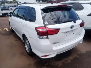 Toyota Fielder hybrid 