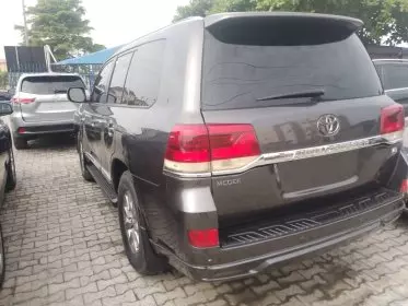 Toyota Land Cruiser VX