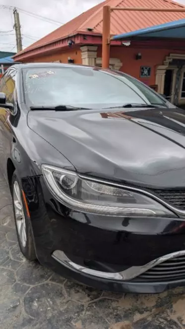Chrysler 200