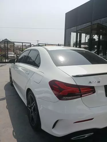Mercedes-Benz A 220