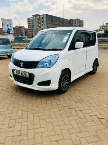 SUZUKI Solio