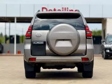 Toyota Land Cruiser Prado VX.L