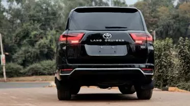 Toyota LAND CRUISER 300 LC300